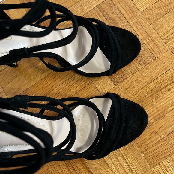 Black heels - Picture 5 of 5